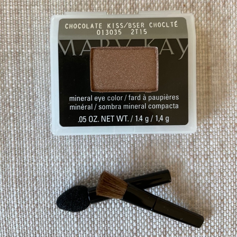 Set of 2 Mary Kay eyeshadow-chocolate kiss
